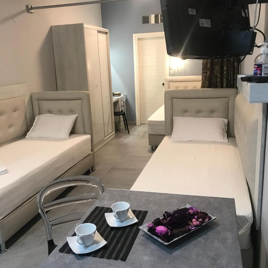 נאה פוטידאה Avra Comfort Rooms - Family מראה חיצוני תמונה