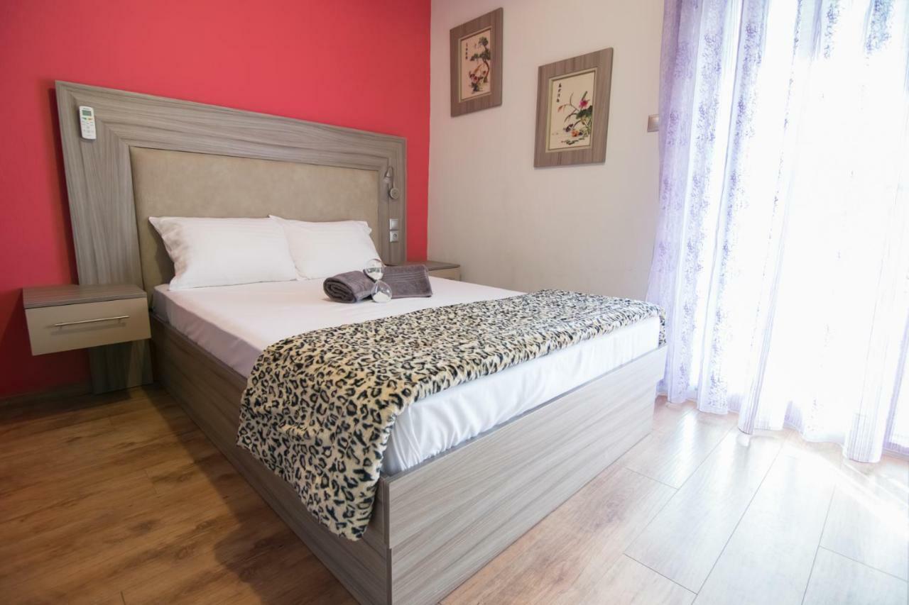 נאה פוטידאה Avra Comfort Rooms - Family מראה חיצוני תמונה