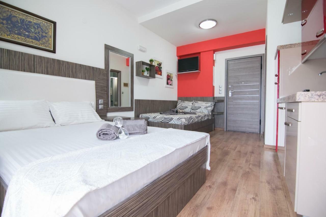 נאה פוטידאה Avra Comfort Rooms - Family מראה חיצוני תמונה