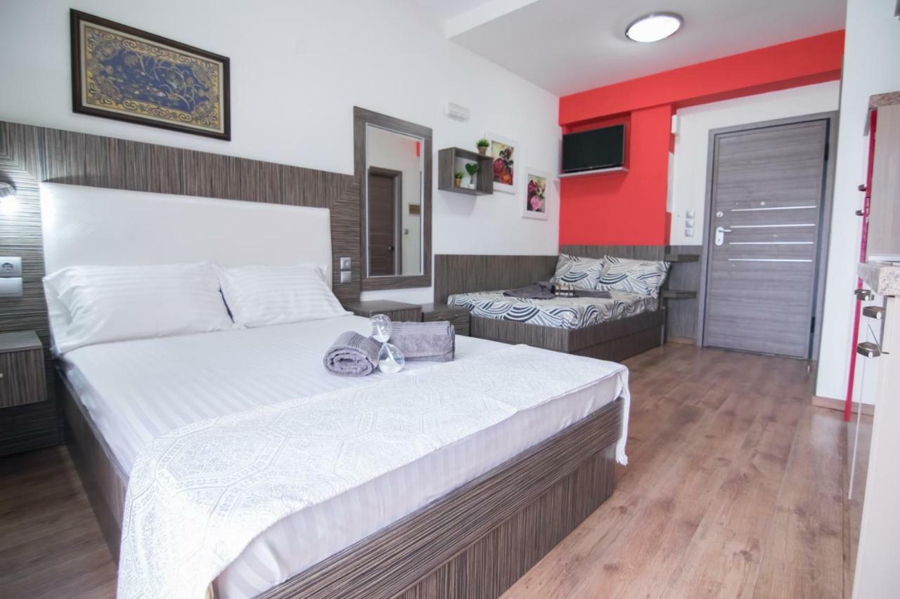 נאה פוטידאה Avra Comfort Rooms - Family מראה חיצוני תמונה